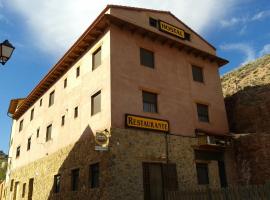 Hostal El Olmo – hotel w mieście Camarena de la Sierra