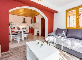 Awesome Apartment In Skradin With Kitchen, hotel with parking in Skradin
