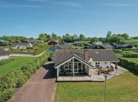 Lovely Home In Aabenraa With Kitchen