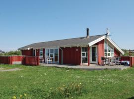 Amazing Home In Hjrring With 3 Bedrooms, Sauna And Private Swimming Pool, hotel en Lønstrup