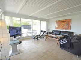 Two-Bedroom Holiday Home With A Fireplace In Struer