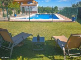 Villa Concha, casa de campo con piscina y chimenea para 8 personas