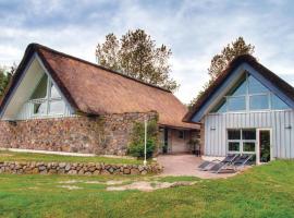 Awesome Home In Rm With 4 Bedrooms, Sauna And Wifi, luxury hotel in Toftum