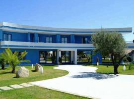 Cala Longa Hotel Club, hotel v destinácii Montauro