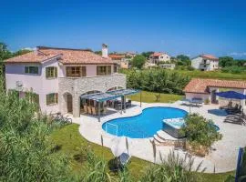 Beautiful Home In Valtura With 5 Bedrooms, Jacuzzi And Outdoor Swimming Pool