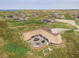 Amazing Home In Ringkøbing With Kitchen, hotel in Nørre Lyngvig