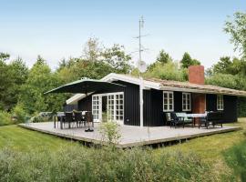 Three-Bedroom Holiday Home in Romo, cottage in Bolilmark
