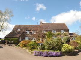 Steppes Farm Cottages, place to stay in Monmouth