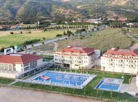 ADEMPİRA TERMAL&SPAHOTEL, hotel di Karahayit, Denizli