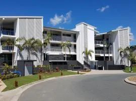 Harbour Cove、エアリービーチの駐車場付きホテル