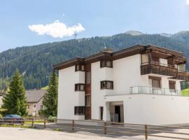 Agrimonia - möbilierte Ferienwohnung mit Balkon, hotell i Davos