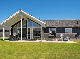 12 person holiday home in Hasselberg, Hotel in Kappeln