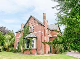 The Old Vicarage, hotel with parking in Hereford