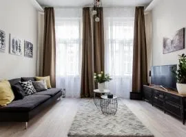 Stylish Central Apartment for the Best City Break