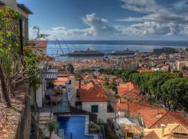 Number 15 Ocean & City View Villas, hotel perto de Jardim Tropical Monte Palace, Funchal