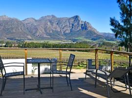 Topiary Wine Estate & Cottages, hotel in Franschhoek