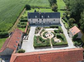 Chateau Le Colombier, hôtel à Brévands près de : Normandy Tank Museum