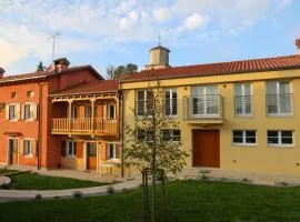 Casa Lenka