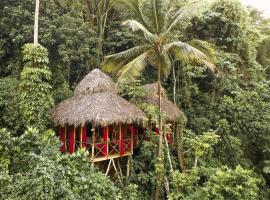 Dominican Tree House Village, resort in El Valle