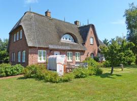 Friesenhaushälfte Backbord, hotel in Nebel