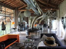 Loft Dellartista. Eclettico, Originale, Unico, pet-friendly hotel in Ceresara