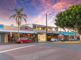 13 First Avenue Sawtell, hotel dengan parkir di Sawtell