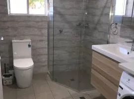 Stay in spacious, homely unit in prestigious area