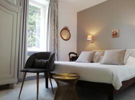 ル ドメーヌ ドゥ ペリ、オルベのホテル