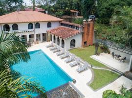 Villa San Ignacio, hotel en Alajuela