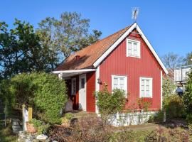 Lovely Home In Mrbylnga With House A Panoramic View, къща тип котидж в Mörbylånga