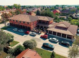 Corvin Pension and Restaurant, habitación en casa particular en Veľký Meder