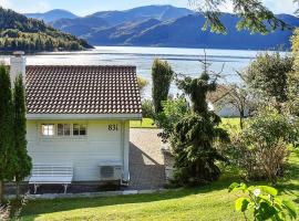 6 person holiday home in Volda, cabaña o casa de campo en Ålesund