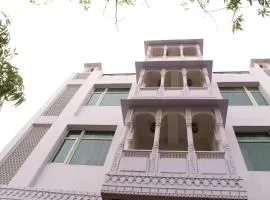 Hotel Chit Chat Palace