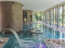 Château De Massillan, hotel v destinaci Uchaux