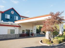 Red Lion Inn & Suites McMinnville: McMinnville şehrinde bir otel