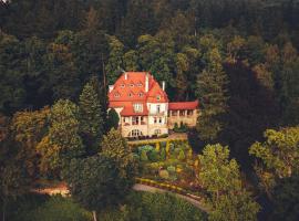 Willa Barbara - ProHarmonia, hotel in Lądek-Zdrój