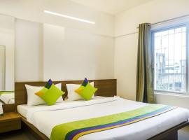 Treebo Trend Luxe Suite Shivaji Nagar, hotel cerca de NCCS, Pune