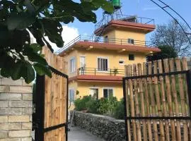 Mone's Mountain View Hotel