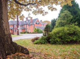 크롤리에 위치한 호텔 Trivelles Gatwick Hotel & airport Parking