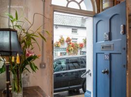 MAISON50, B&B in Crickhowell