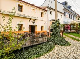 Sklep U Hrabalů, hotel in Hustopeče