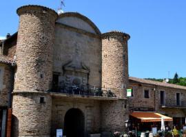 Hôtel Le Prieuré, hotel v destinaci Sainte-Croix-en-Jarez