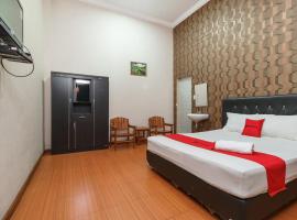 ๋น ๋ผ๋นณ์ ์์นํ ํธํ
RedDoorz near Danau Toba Parapat