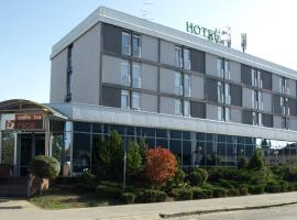 Hotel Podravina, отель в городе Копривница