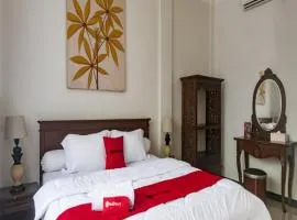 RedDoorz Syariah Plus near Trans Studio Cibubur