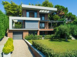 Elia Seafront Villa, hotel v destinaci Elia