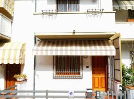 Casa Ceragioli, hotel in Viareggio