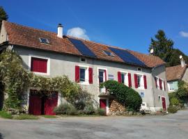 Chambres d`hôtes Le Plessis, hotel with parking in Broye
