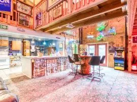 Incredibly Unique Bar Inspired Home with Private Hot Tub and near the Beach Dogs OK