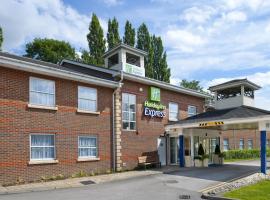 Holiday Inn Express Leeds-East by IHG, hotel Holiday Inn en Leeds